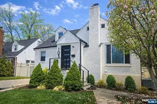 103 E Cedar Ln, Teaneck Township, NJ 07666 - Photo 2