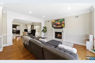 427 Lawton Avenue, Cliffside Park, NJ 07010 - Photo 6