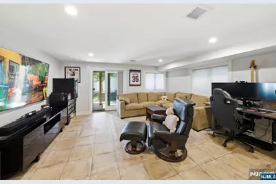 427 Lawton Avenue, Cliffside Park, NJ 07010 - Photo 38