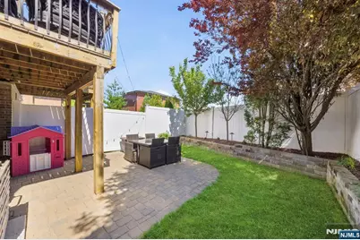 427 Lawton Avenue, Cliffside Park, NJ 07010 - Photo 44
