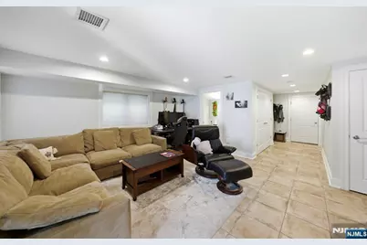 427 Lawton Avenue, Cliffside Park, NJ 07010 - Photo 40