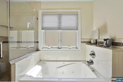 427 Lawton Avenue, Cliffside Park, NJ 07010 - Photo 28