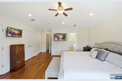 427 Lawton Avenue, Cliffside Park, NJ 07010 - Photo 24