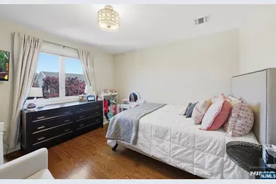 427 Lawton Avenue, Cliffside Park, NJ 07010 - Photo 30