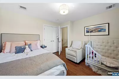 427 Lawton Avenue, Cliffside Park, NJ 07010 - Photo 32