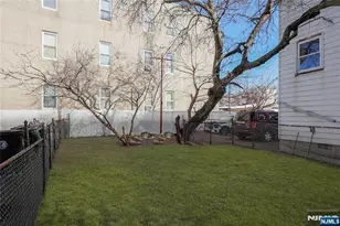 344 Market St, Perth Amboy, NJ 08861 - Photo 30