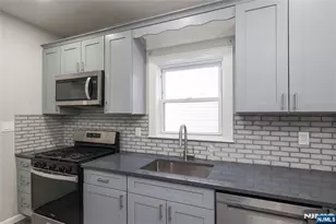 344 Market St, Perth Amboy, NJ 08861 - Photo 14