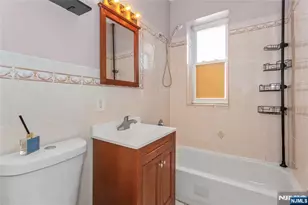133 Maple Ave 405, East Orange, NJ 07017 - Photo 8