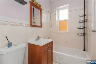 133 Maple Ave 405, East Orange, NJ 07017 - Photo 16