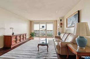 555 North Ave 25-K, Fort Lee, NJ 07024 - Photo 2