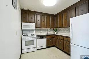 555 North Ave 25-K, Fort Lee, NJ 07024 - Photo 12