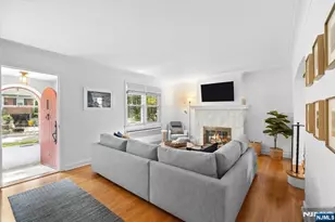 988 Richard Ct, Teaneck Township, NJ 07666 - Photo 2