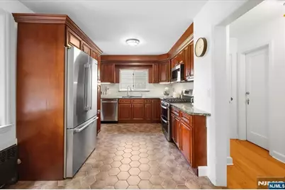988 Richard Court, Teaneck Township, NJ 07666 - Photo 8