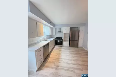 504 Summit Avenue, Fort Lee, NJ 07024 - Photo 2