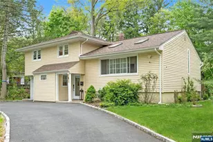 11 Meadow St, Demarest, NJ 07627 - Photo 2