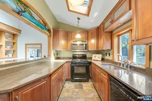 95 Wildwood Rd, Jefferson Township, NJ 07438 - Photo 22