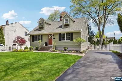 488 Dorchester Road, Ridgewood, NJ 07450 - Photo 2