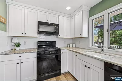 488 Dorchester Road, Ridgewood, NJ 07450 - Photo 8