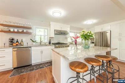 119 Sherwood Avenue, Mahwah, NJ 07430 - Photo 2