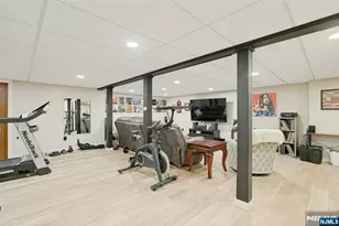 25 Dundee Ct, Mahwah, NJ 07430 - Photo 28