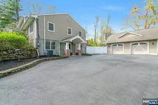 25 Dundee Ct, Mahwah, NJ 07430 - Photo 30