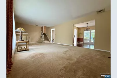 8 Byron Court, Allendale, NJ 07401 - Photo 6