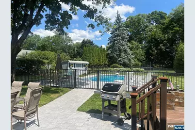 8 Byron Court, Allendale, NJ 07401 - Photo 20