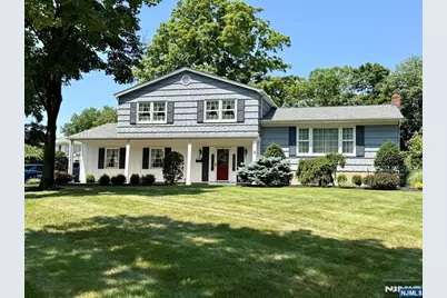 8 Byron Court, Allendale, NJ 07401 - Photo 1