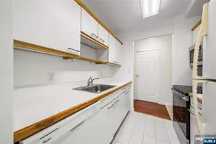 9019 Wall 5A, North Bergen, NJ 07047 - Photo 10