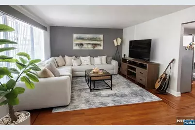 325 Oswald Place, Union Township, NJ 07088 - Photo 2