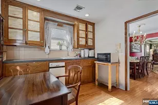 12-17 Roosevelt Pl, Fair Lawn, NJ 07410 - Photo 6