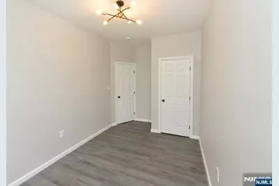 23 Bayview Avenue, Jersey City, NJ 07305 - Photo 12