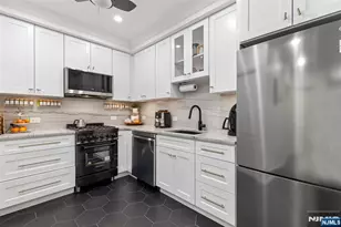 91 Coles Street 1, Jersey City, NJ 07302 - Photo 2