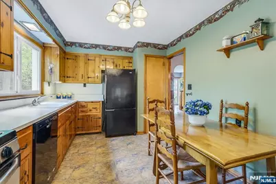 187 Henry Place, Wyckoff Township, NJ 07481 - Photo 12