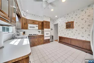 431 Van Renssalaer Ct, Ridgefield, NJ 07657 - Photo 10