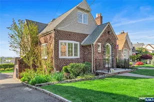431 Van Renssalaer Ct, Ridgefield, NJ 07657 - Photo 2