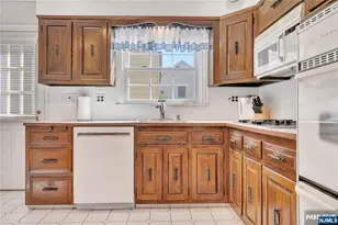 431 Van Renssalaer Ct, Ridgefield, NJ 07657 - Photo 8