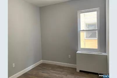 735-737 William Street 2R #2R, Harrison, NJ 07029 - Photo 6