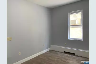 735-737 William Street 2R #2R, Harrison, NJ 07029 - Photo 4