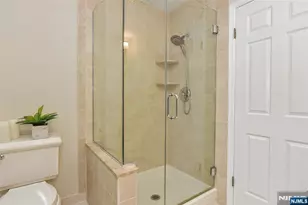 227 Westervelt Ln, Mahwah, NJ 07430 - Photo 24