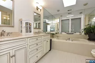 227 Westervelt Ln, Mahwah, NJ 07430 - Photo 22