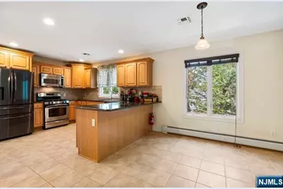 17 Skymark Court, Upper Saddle River, NJ 07458 - Photo 10