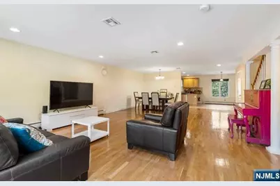17 Skymark Court, Upper Saddle River, NJ 07458 - Photo 6
