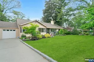 28 Pitcairn Ave, Ho Ho Kus, NJ 07423 - Photo 2