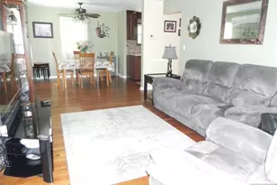 16 Seiler Ct, Little Ferry, NJ 07643 - Photo 2