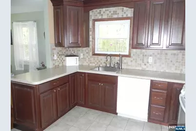 16 Seiler Court, Little Ferry, NJ 07643 - Photo 4