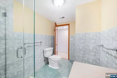 172 Chestnut Street, Newark, NJ 07105 - Photo 30