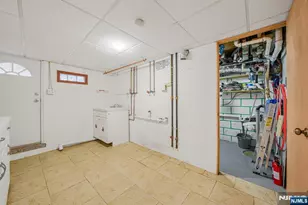 172 Chestnut St, Newark, NJ 07105 - Photo 24