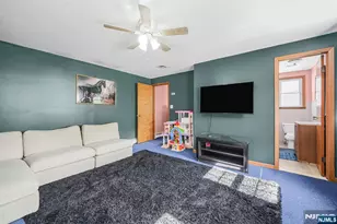 172 Chestnut St, Newark, NJ 07105 - Photo 16