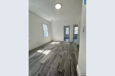 176 Lake Avenue 2 #2, Clifton, NJ 07011 - Photo 4